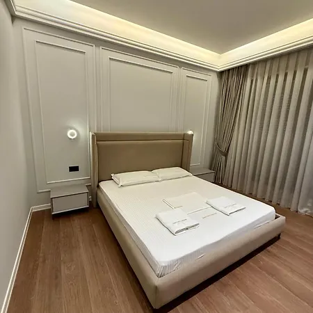 Queen's Luxury Delijorgji Апартаменты *