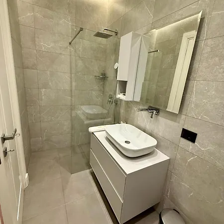 Daire Queen's Luxury Delijorgji