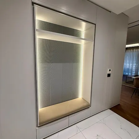 Queen's Luxury Delijorgji Апартаменты Тирана