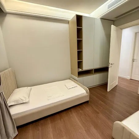 Queen's Luxury Delijorgji * Тирана