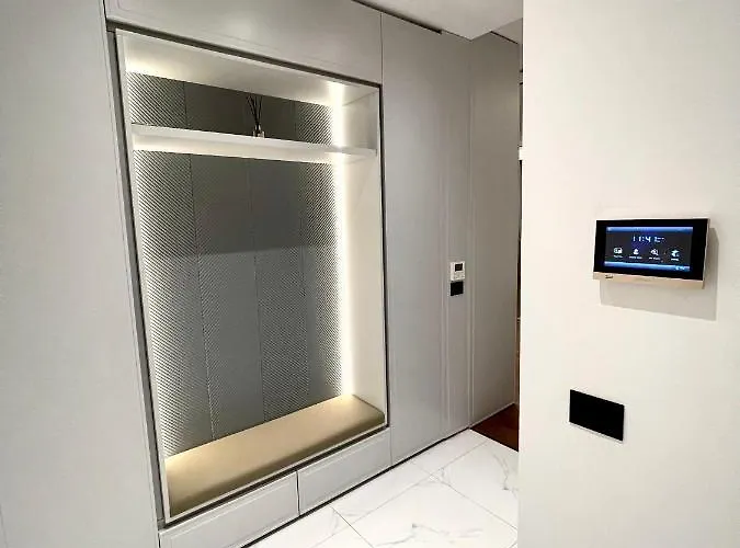 Queen’s Luxury Delijorgji Appartement *